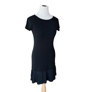 MICHAEL KORS SHORT SLEEVE CREW NECK BLACK DROP WAIST PLEATED DRESS EUC XS